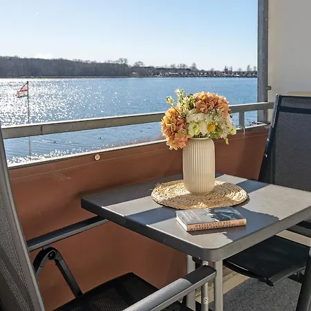 Haus Aquamarina Strandlaeufer 21 * Heiligenhafen